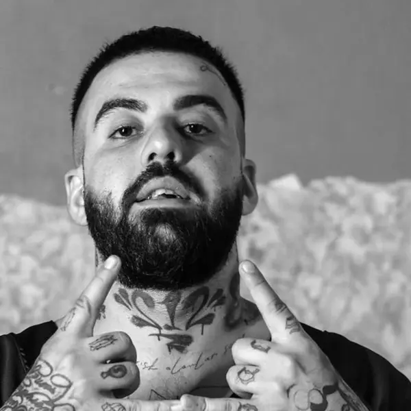 Aksan'dan Yeni Klip 'Benim Yüzünden' Rap